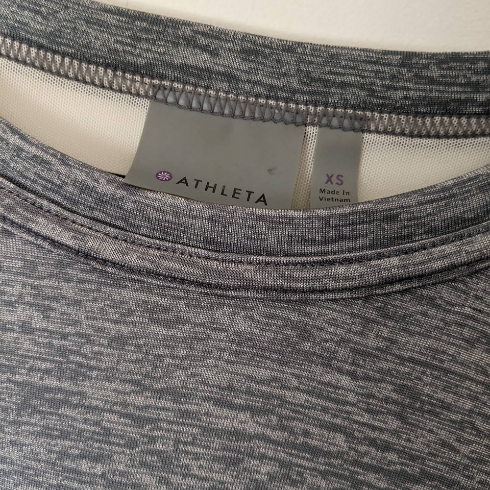 Athleta Utopia Short Sleeve Tee Gray/White XS - Picture 12 of 12